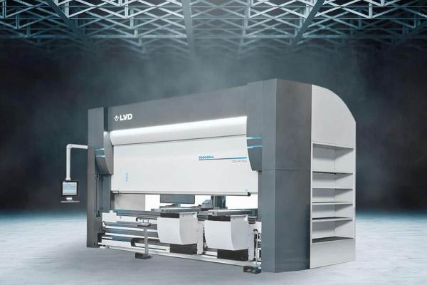 CLT Metal Service investiert in zwei brandneue Abkantpressen